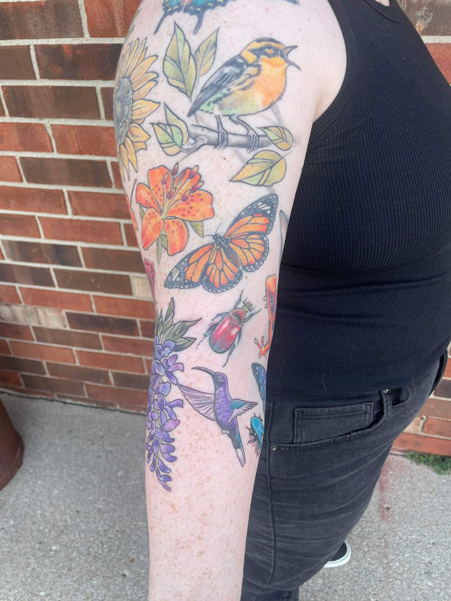 🌈sleeve update🌈

One session left to do the green section 💚Absolutely in love with it