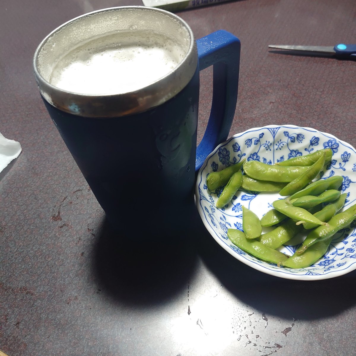 toshiacces's tweet photo. ＃キンキンに冷えてやがる
＃カイジ　#枝豆#ビール https://t.co/IHMGlKHMoo