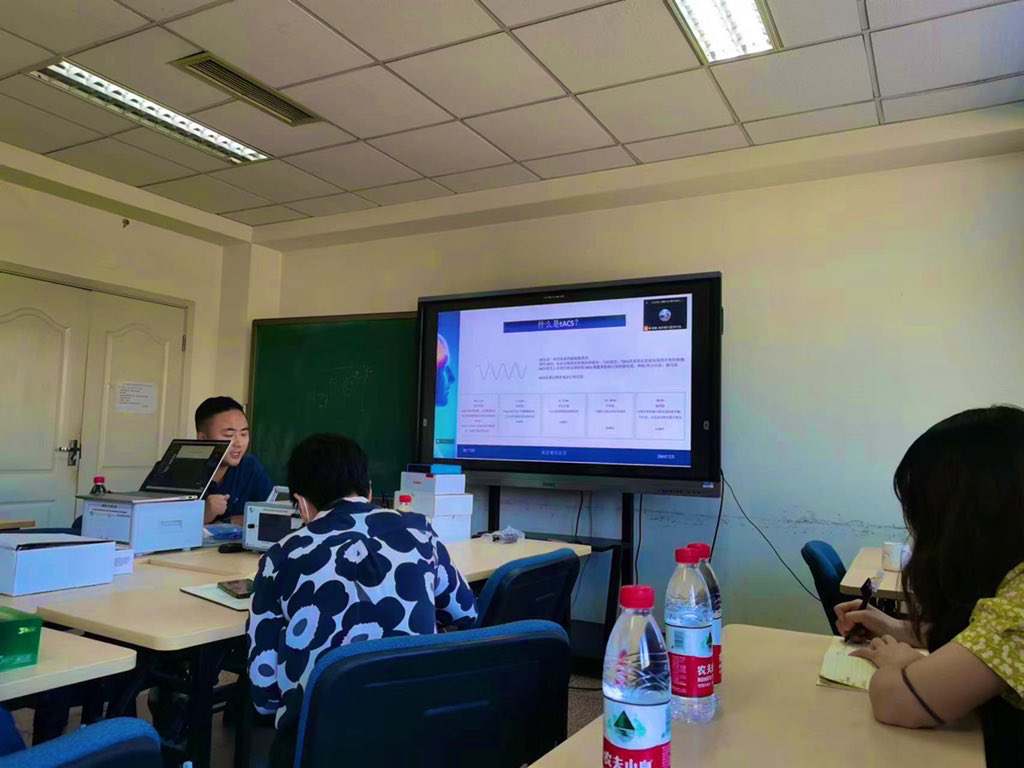 Brainsaise's tweet photo. I am training #MxN33 and #HDIFS equipment in Beijing today, and it is my great honor to learn and communicate with China 's top experts and researchers.#HDtES #HDIFS @SoterixMedical https://t.co/YvweYTrzhh