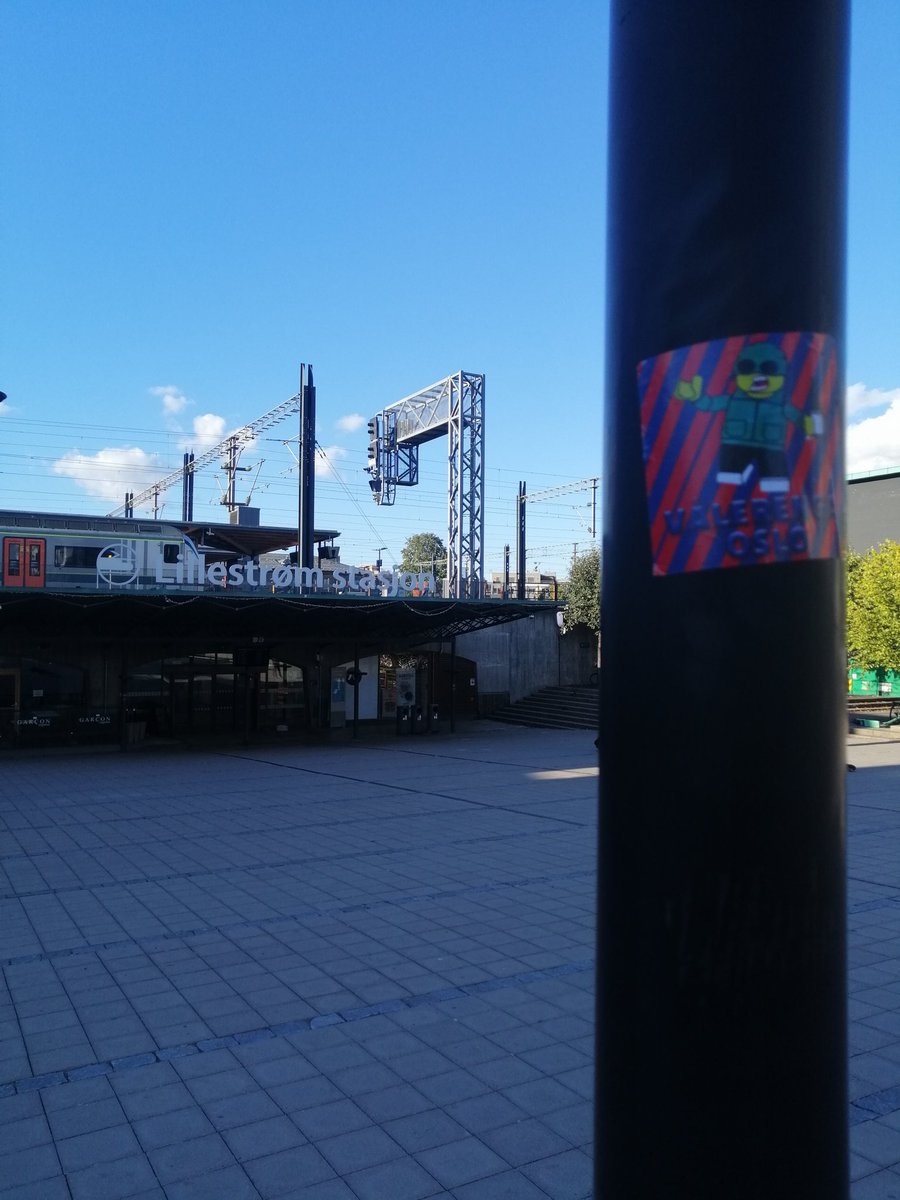 arveedvardo's tweet photo. Traff Arne Erlandsen på Rema i Lillestrøm, klappa'n på ryggen og gnei det inn.
Hvordan syntes du det gikk på søndag da Arne?
-Klasseforskjell! Kom det kontant fra'n..
#overaltoveralle @ValerengaOslo https://t.co/hReNrSKspf