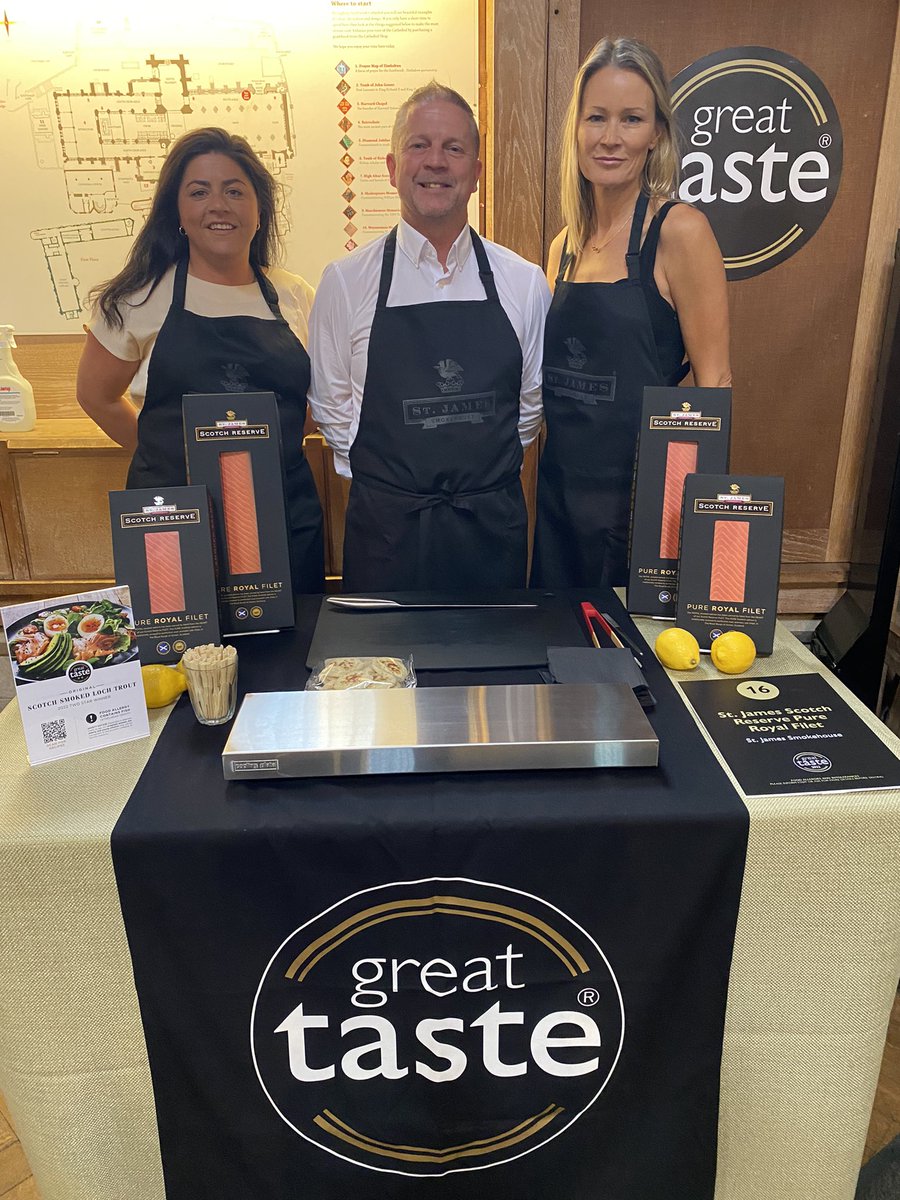STJAMESSMOKE's tweet photo. @guildoffinefood Thanks for a great night. It was an honor to be a 3 Star winner and #Goldenfork https://t.co/jCucKRmnaQ