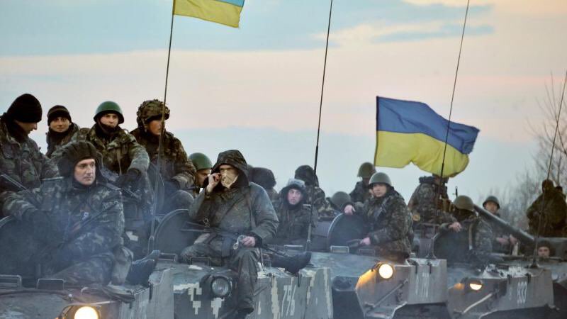 visegrad24's tweet photo. NATO will provide Ukraine with  winter uniforms and winter tents in the coming months according to Spiegel.

Ukrainian Defense Minister Oleksii Reznikov wrote a letter to Jens Stoltenberg a few weeks ago, asking for winter uniforms and tens needed for 200,000 soldiers. https://t.co/oO73WNgE98