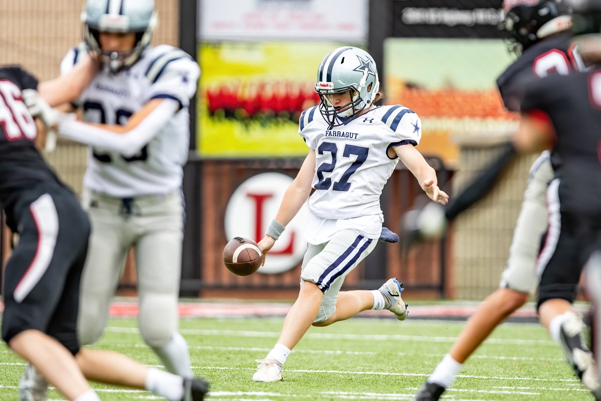 crfoto1's tweet photo. All images of the @FarragutFB freshman game vs. Maryville are available at https://t.co/PfQtBFC7Rb #GaAds #BeAmazing @coachtatefhs20 https://t.co/0Tv8LNXvgz