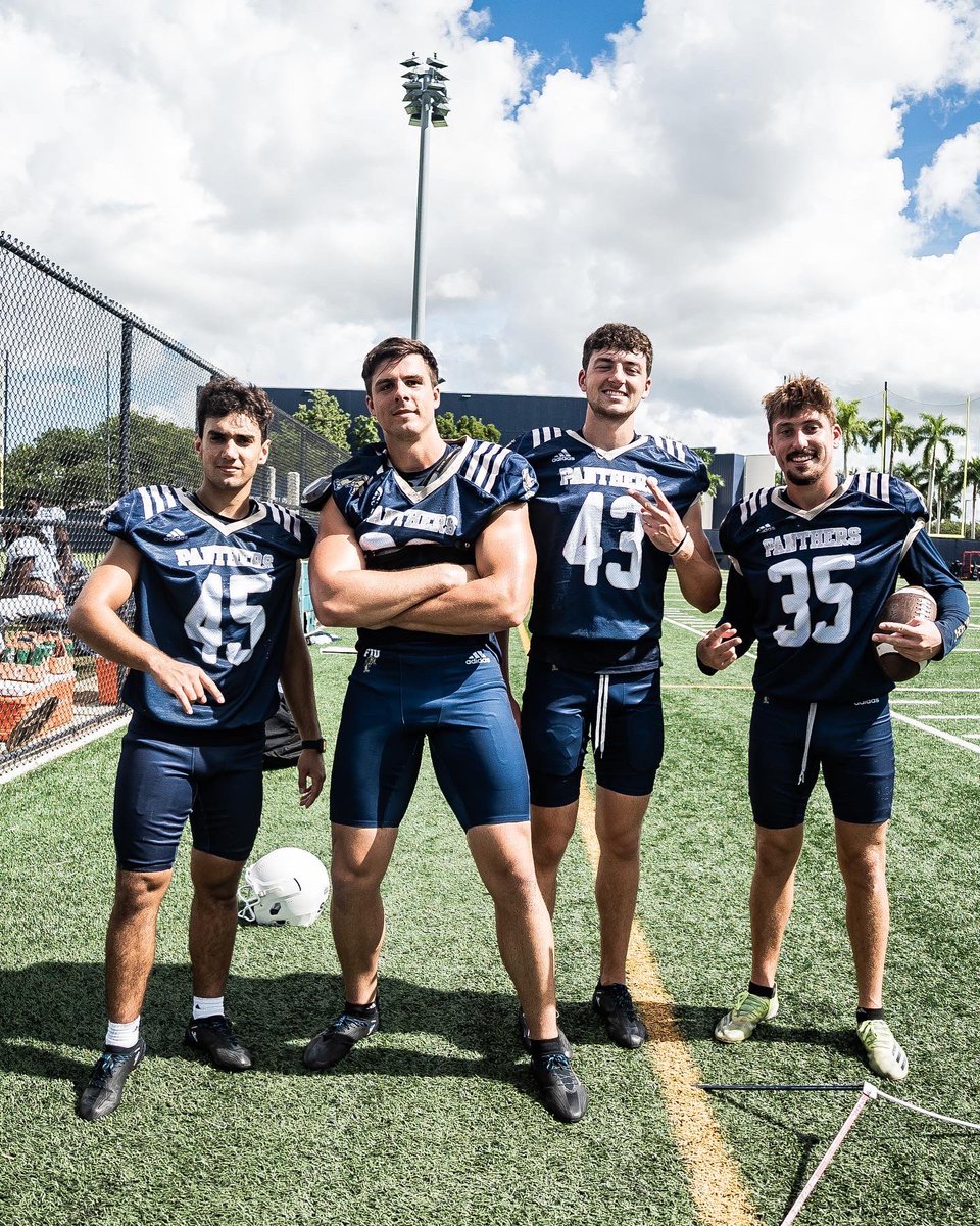 nickeasters's tweet photo. Really enjoying my new home @FIUFootball 😁 https://t.co/8XgiKYwrc1
