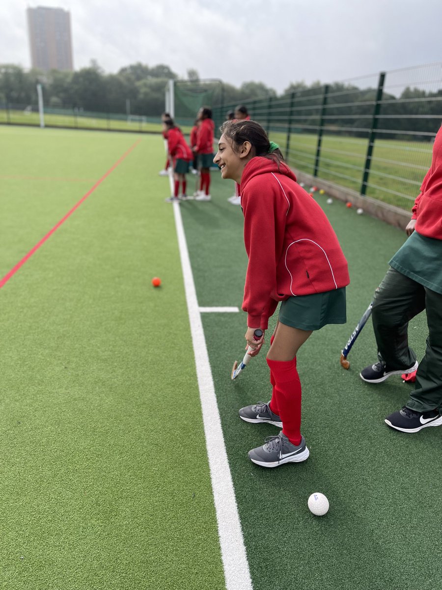 HallfieldSport's tweet photo. Year 6 girls worked on dribbling skills this morning in their games lesson. We developed their speed with and without the ball and ball placement when running. 🏑🏑@HallfieldSchool @HallfieldSport #HallfieldSport #GamesLesson #HockeySeason #DribblingSkills https://t.co/Dg2XxCynNT