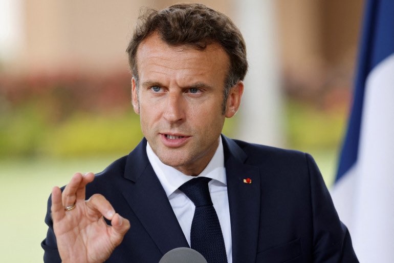 🔴 DIRECT : Polémique avec Kylian #Mbappe, Emmanuel Macron réagit : « Le meilleur compromis entre le jet privé et le char à voile c’est le jet ski. »