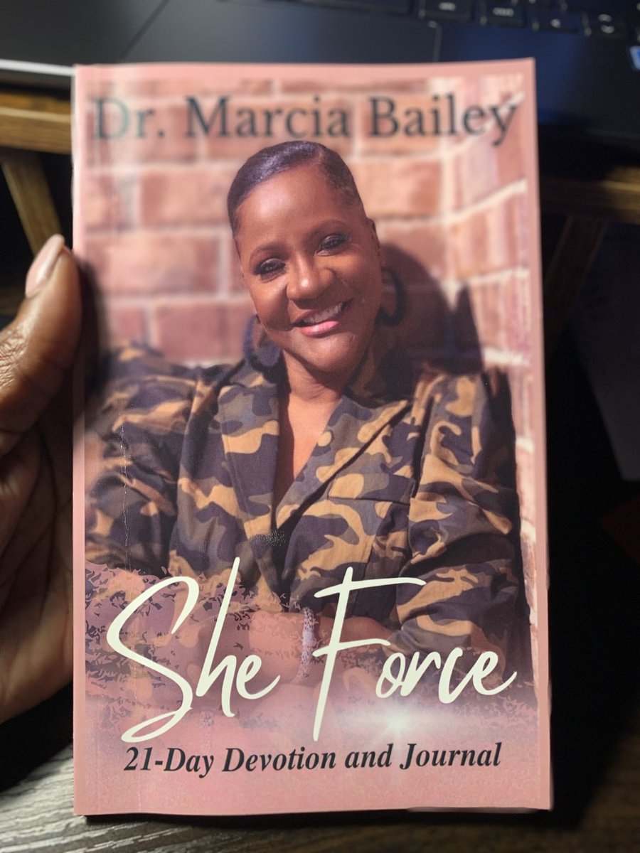 TheeMrsBillups's tweet photo. What better way to start of #NationalReadABookDay before work than to open Dr. @marcia_bailey ’s #SheForce 21-Day Devotion and Journal💗💚
#GotMine #GetYours #September6th https://t.co/EtopnSPUKv