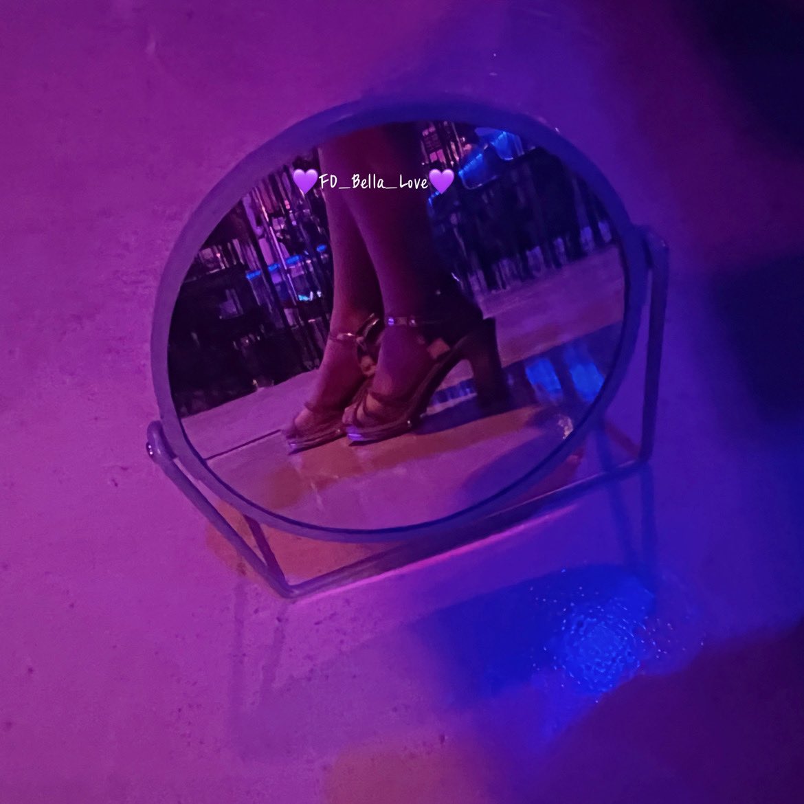 니 좆물 하나도 안남게 깨끗히 다 쳐 넣어서 빨아 

#섹트 #멜섭 #펨돔 #페티시 #풋잡 #풋워십 #스팽 #수치 #디그 #볼킥 #구속플