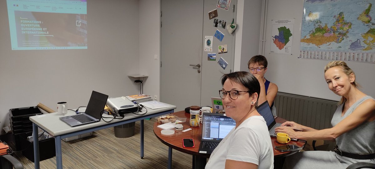 SRA-REIC Poitiers (@srareicpoitiers) on Twitter photo On vous prépare un plan de formation😎💫💪
👉5️⃣ axes 1️⃣ parcours structurant, la mobilité en 🎯
👉 Des webinaires hebdo pour vous accompagner dans vos projets <a href="/ErasmusplusFR/">Agence Erasmus+ France / Education Formation</a> <a href="/ofaj_dfjw/">🇫🇷 OFAJ_DFJW 🇩🇪</a>
⚓ Abonnez-vous sur le site <a href="/Eafc_Poitiers/">EAFC_Ac-Poitiers</a>
ac-poitiers.fr/formations-ouv… On vous prépare un plan de formation😎💫💪
👉5️⃣ axes 1️⃣ parcours structurant, la mobilité en 🎯
👉 Des webinaires hebdo pour vous accompagner dans vos projets <a href="/ErasmusplusFR/">Agence Erasmus+ France / Education Formation</a> <a href="/ofaj_dfjw/">🇫🇷 OFAJ_DFJW 🇩🇪</a>
⚓ Abonnez-vous sur le site <a href="/Eafc_Poitiers/">EAFC_Ac-Poitiers</a>
ac-poitiers.fr/formations-ouv…