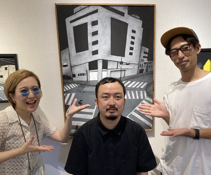 オモコロライターで漫画家の室木おすしさんとアーティストでイラストレーターの大河紀さんが個展に来てくれました!原宿さんに引き続きサインとコメントをいただきました!すごいことだ… 