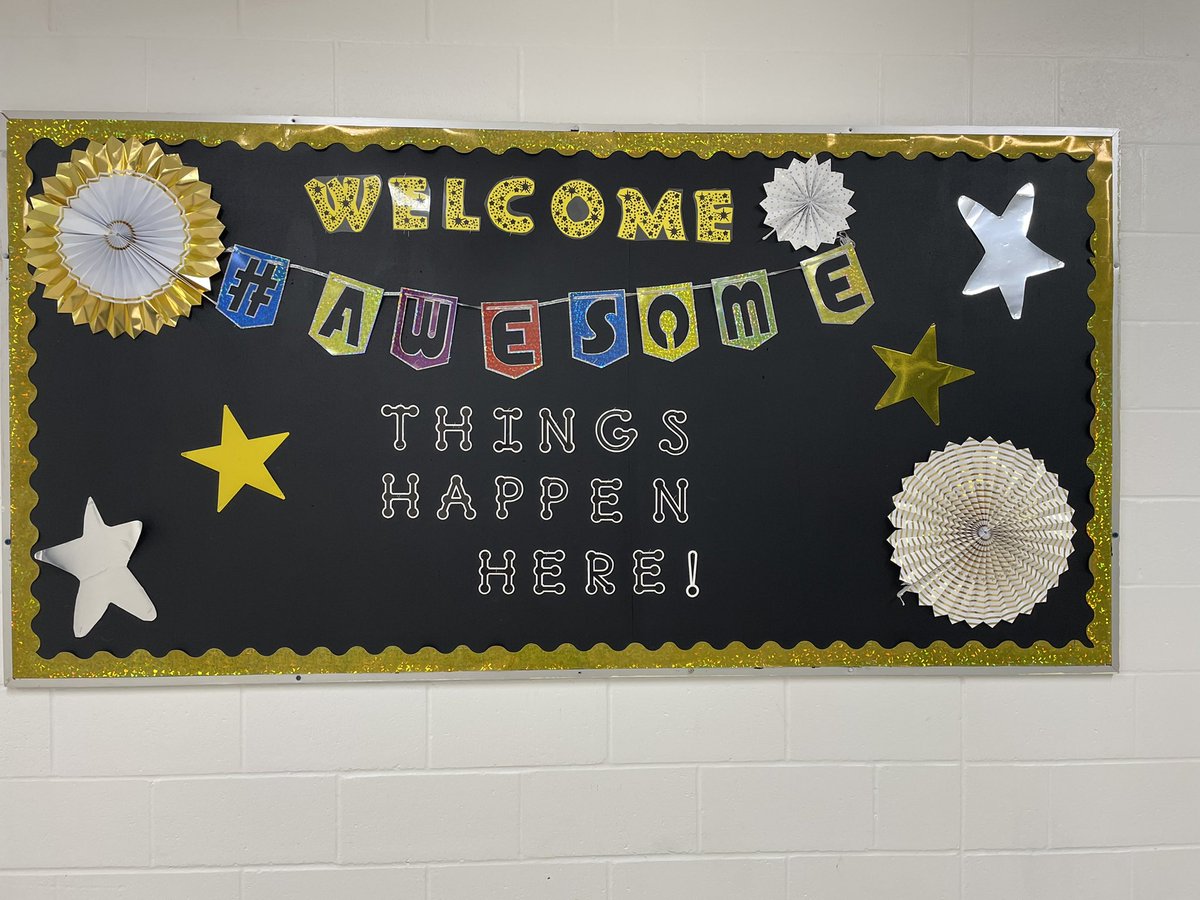 HWDSB's tweet photo. Messages of support to welcome the Hawks back to @TheEyrie625 for #firstdayHWDSB https://t.co/vX6ma56rtB