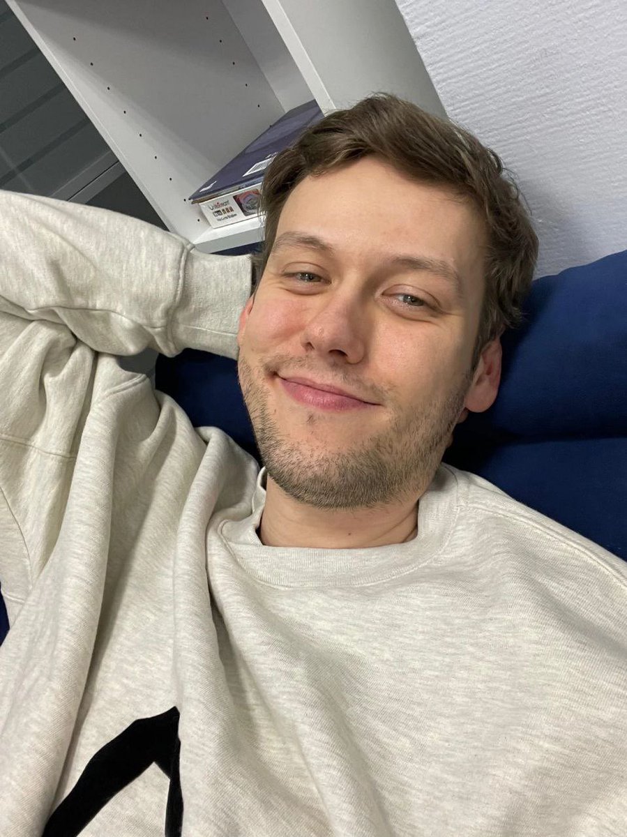 shershavayaa's tweet photo. Вайбы Антона из 2020 🥹😭 https://t.co/Xz9AEN0h3R