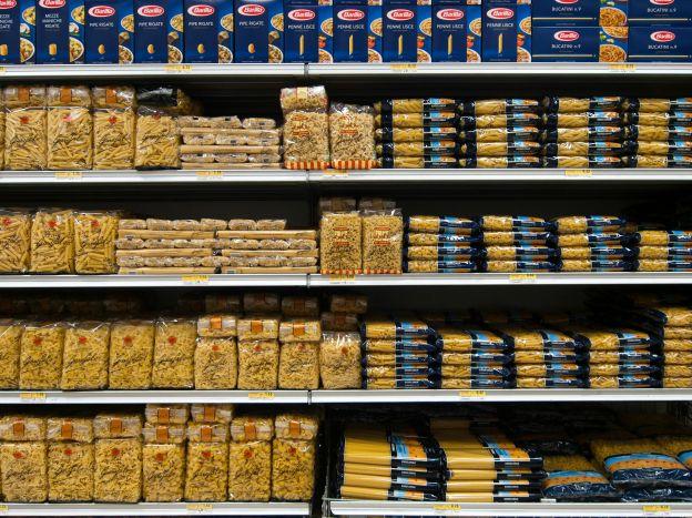 ItalyMagazine's tweet photo. Even if you're just on vacation in Italy, you may need to go grocery shopping at the supermarket - "andare a fare la spesa." So here's a helpful vocabulary guide of terms you may see once inside the supermarket: https://t.co/FfsSRcmKnY https://t.co/UaOwv0yuM0