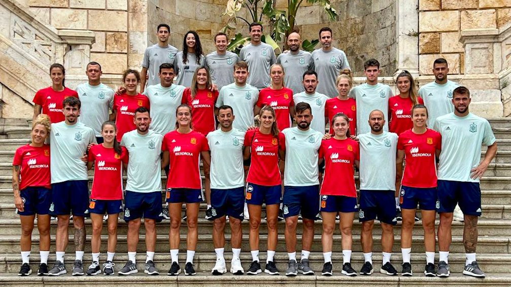 🤔 ¿Creías que habíamos terminado?

😁 PUES NO ➡️ Empieza la #Superfinal de #EBSL2022 ⚽️🏖

♀️ <a href="/SEFutbolFem/">Selección Española Femenina de Fútbol</a>
📆 08/09 ⏰️ 12:15
🆚️ Rep. Checa 🇨🇿
📆 09/09 ⏰️ 12:15
🆚️ Inglaterra 🏴󠁧󠁢󠁥󠁮󠁧󠁿

♂️ <a href="/SEFutbol/">Selección Española Masculina de Fútbol</a>
📆 09/09 ⏰️ 17:30
🆚️ Italia 🇮🇹

📺 ¡EN DIRECTO! en sefutbol.com