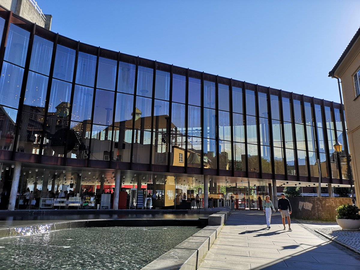 _WavesOfChange_'s tweet image. The lack of tweets is due to our social media bod @WalkerTrivett off gallivanting round #Norway at a #Palaeoceanography conference - brace yourselves for some ancient ocean and climate insights in the coming week!
@GW4plusDTP @BristolUni @cabotinstitute @UniofExeter @NERCscience