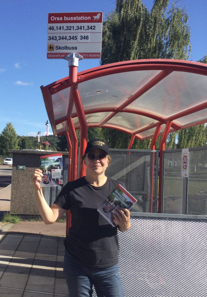 Åk buss för en tia om dagen! Kampanj idag i Orsa. #dalarna #vänsterpartiet #val2022