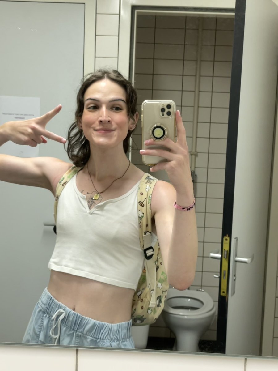 worm food 🌸 on Twitter: "FIRST DAY OF 17TH GRADE I’M BEGINNING MY MASTERS DEGREE IN ASTROPHYSICS