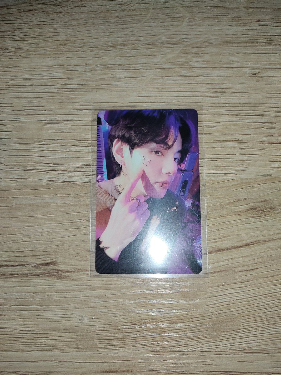 taehgy_'s tweet photo. Taehyung Season's 2022 greetings photocard 
/Taehyung pakiss pc/
₱350 only! (freebies included) 

•Payment through gcash https://t.co/pUVGve2BRC