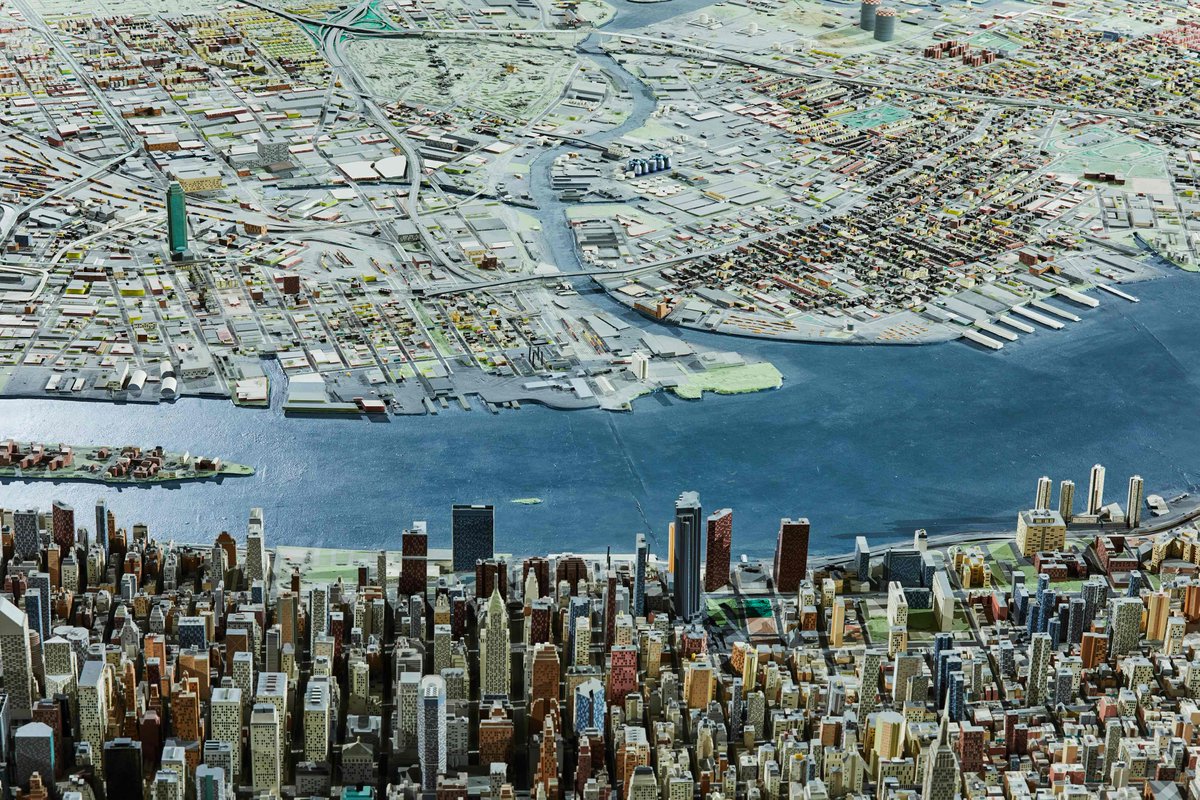 Sometimes living in #NYC can make you feel so small. Can you find the Newtown Creek Digester Eggs in the <a href="/PanoramaQM/">Panorama of the City of New York</a> at the #QueensMuseum? These oxygen-free tanks have the BIG job of helping microorganisms break down organic material &amp; eliminate pathogens from our wastewater 💪.
