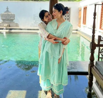 BrindaHere's tweet photo. #GargiFromJuly15 #Gargi #AishwaryaLekshmi @2D_ENTPVTLTD @Sai_Pallavi92 @SakthiFilmFctry @kaaliactor @prgautham83 #06thSepR #SaiPallavi #GargiTrailer https://t.co/kHtiC6MH6R