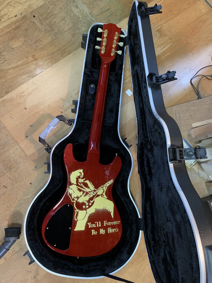 coenzaimer's tweet photo. I made #joeperry’s guitar
I first craft guitar
I want to give to Joe
I came to boston!!!
@BilliePerry @Aerosmith 
#Aerosmith#Aerosmith50YeareLive
#SendMemeyourthoughts
#ReachGuitarToJoeprrry #Fenwaypark #Sep8th https://t.co/hyeLtdeIxX