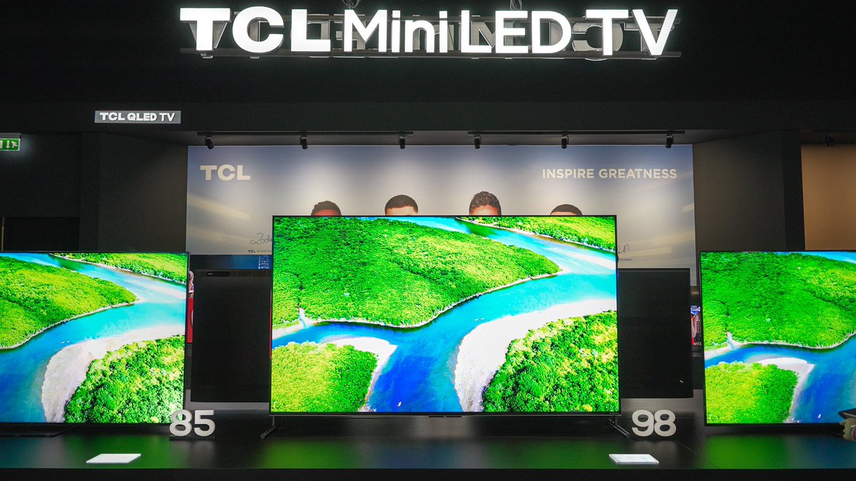 TheTechChap's tweet photo. I had a great time at #IFA checking out TCL's new 136" Cinema Wall, their new 4K/8K MiniLED TVs - and just about every smart home gadget you could ask for! 

What's the BIGGEST TV you’d have at home? 😛 https://t.co/F71q6QrRKz 

AD #TCL #ShowIsOn #TCLInspireGreatness @TCL_Global https://t.co/TMapMh1A7c