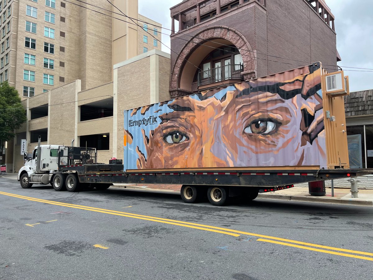 sbfirstenberg's tweet image. The pandemic catapulted us into a world of psychological pain. One consequence of this collective trauma is addiction. My art series on #addiction begins this week, art about educating, healing, and protecting ourselves, loved ones, and today's youth.  #mentalhealth #emptyfix