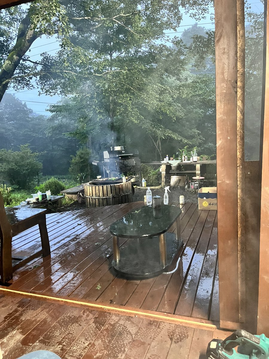 ReisureC's tweet photo. 避暑地で庭付きの別荘持ってDIYする生活、キャンパーなら憧れます😊 https://t.co/v1iNFPEu6j