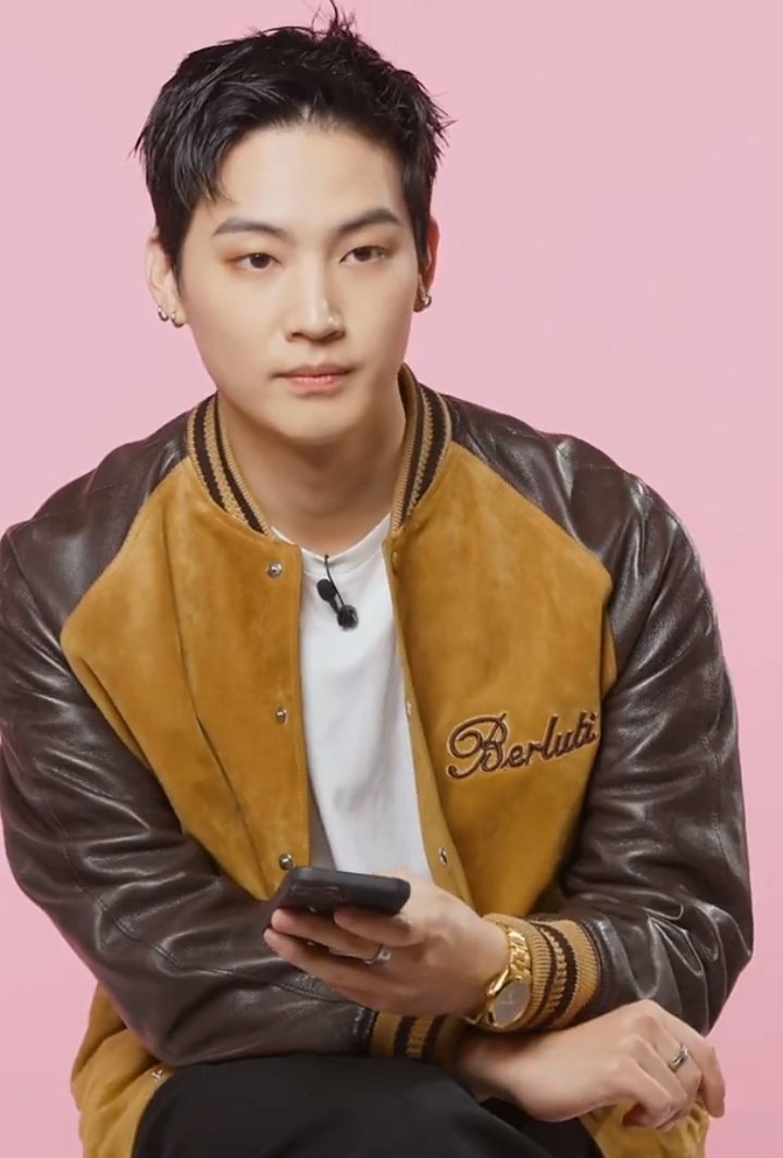 nongkhran_pla's tweet photo. หล่อเนอะ😁
#JAYB #제이비 #cdnza #카덴차
#GQKorea #인마이폰 #InMyPhone https://t.co/7K7m1dW97Q