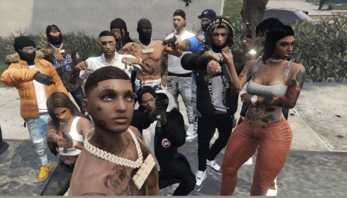OnlyOneMassiah's tweet photo. This is our world #StreetzRp “@massiahtgtv on Twitch https://t.co/tGenI7KUWm