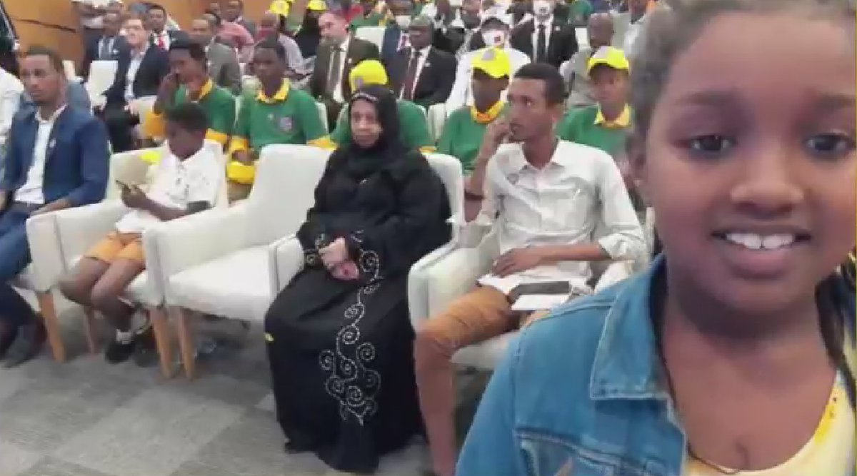 ChinatoAU's tweet photo. Chinese Taikonaut answer Somalian youth’s questions: The younger generation is the hope of our future. I hope you remain passionate about exploring the universe. Looking forward to you joining us!#TalkWithTaikonauts https://t.co/crm0tzVTvv