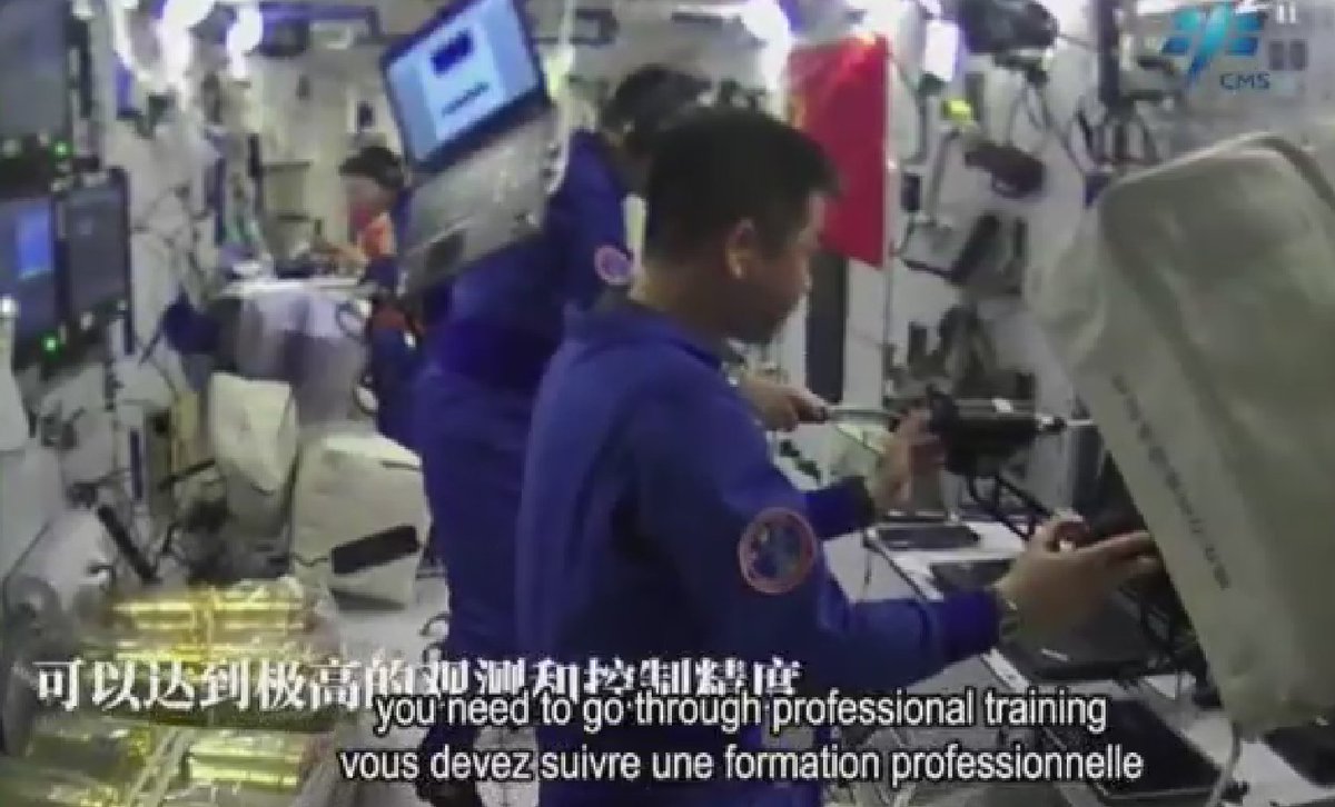ChinatoAU's tweet photo. Chinese Taikonaut answer Somalian youth’s questions: The younger generation is the hope of our future. I hope you remain passionate about exploring the universe. Looking forward to you joining us!#TalkWithTaikonauts https://t.co/crm0tzVTvv