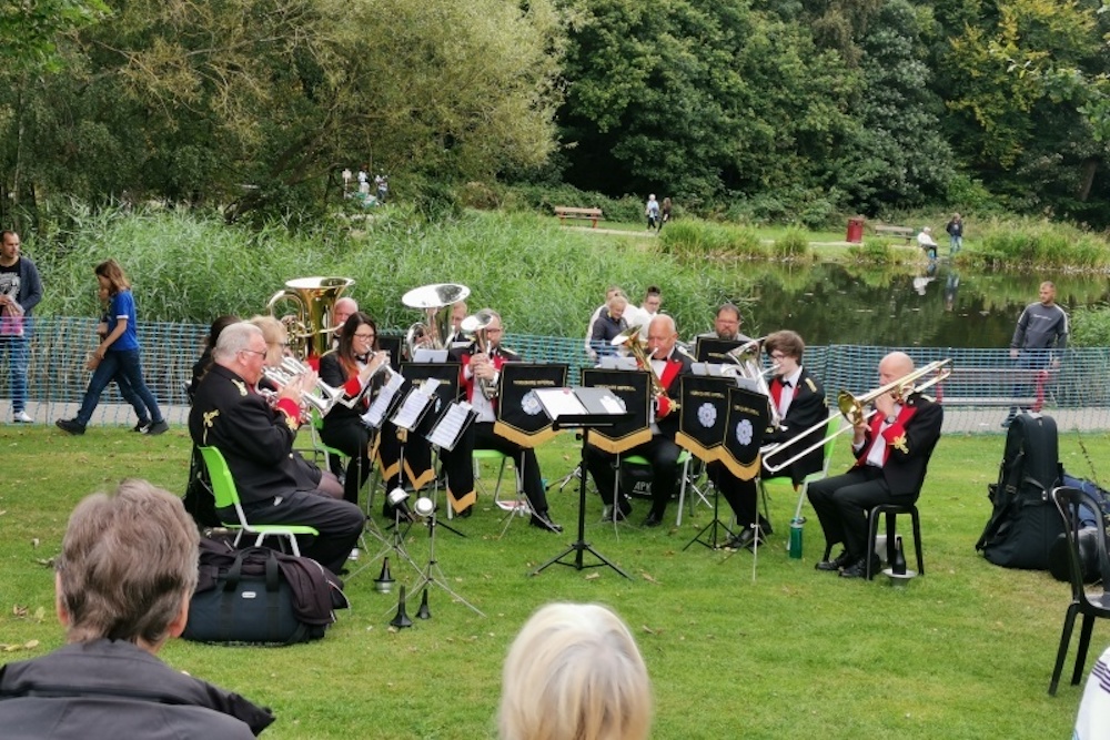 SouthLeedsLife's tweet photo. It's the Great #Middleton Park Show on Sunday
https://t.co/LFk2GDaSrV https://t.co/YpShsSALXx