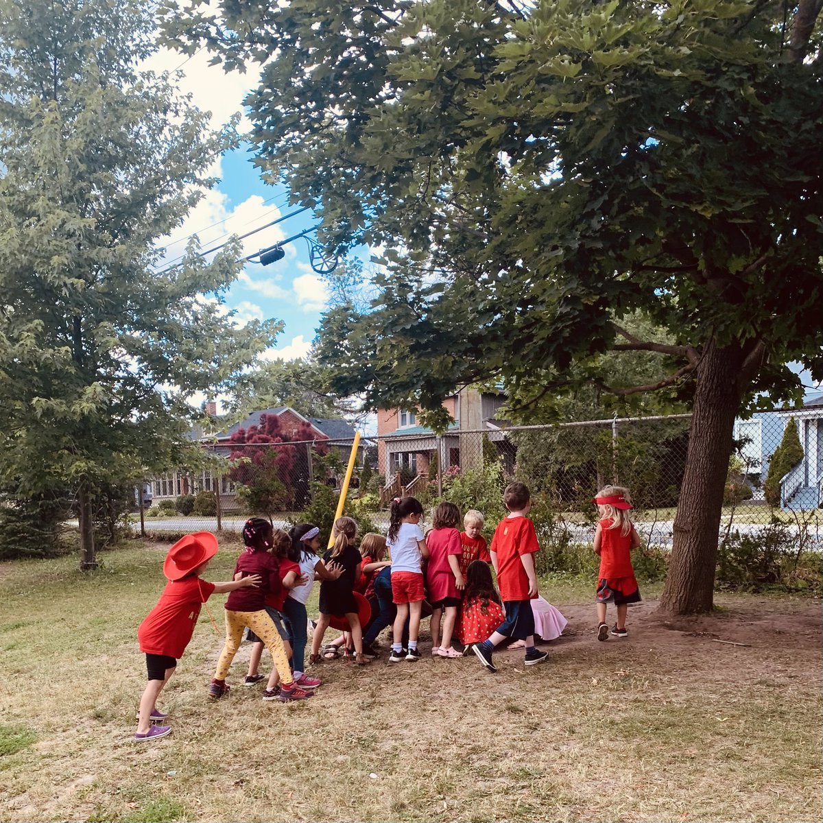 The last day of school last year, I turned around to see our class was working together to move a very heavy piece of wood so they could all try and reach a branch. Reminder for the year ahead; teach teamwork, kindness, unity and compassion. ♥️