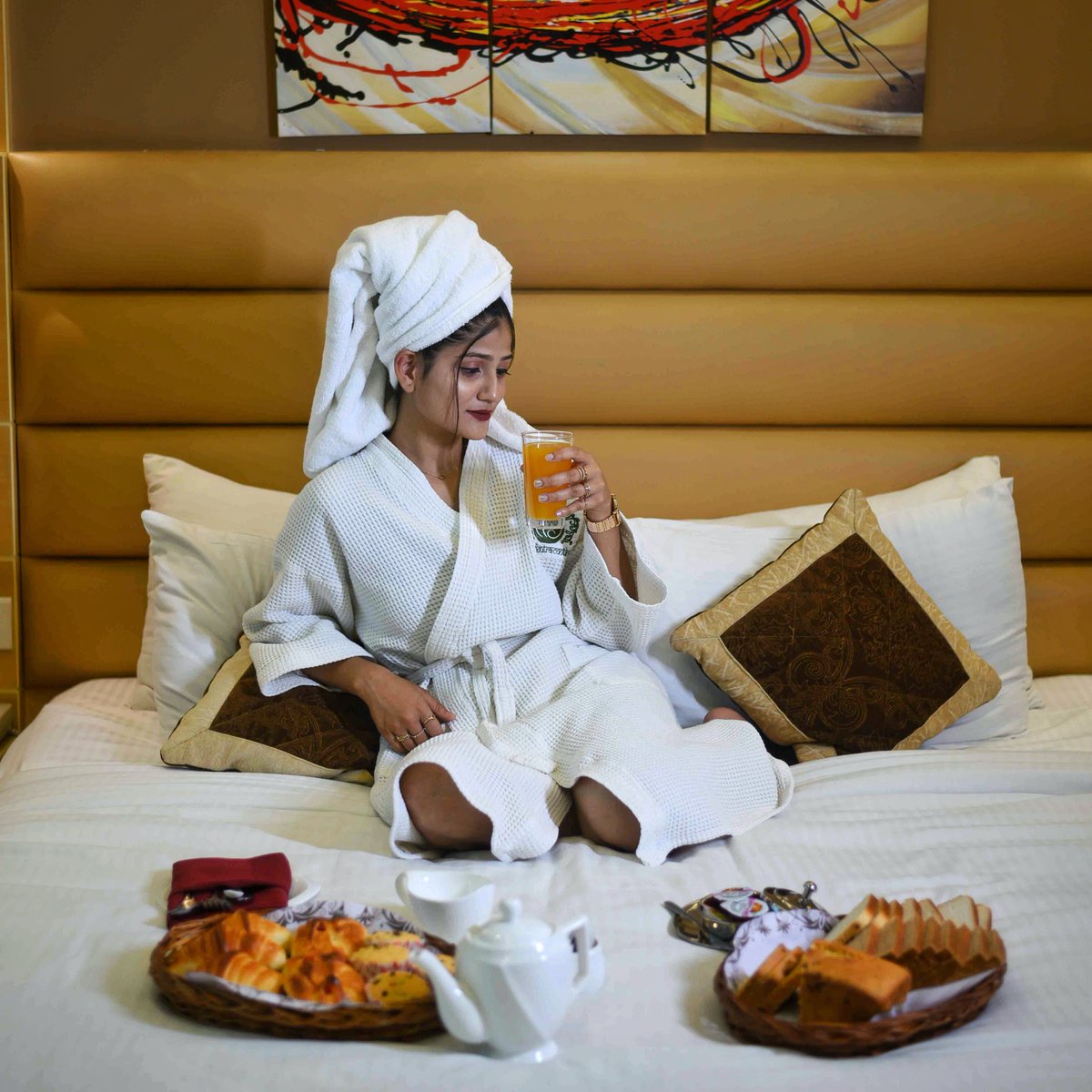 hpcpatna's tweet photo. To experience calm and serenity in rooms that have an aura of elegance and subtlety, make your reservations at https://t.co/Rier1VABa7 or visit us at - PC Golamber, Anisabad, Patna #hotelpatliputracontinental #hpcpatna #hospitality #5starhotel #besthotelpatna #hotelinpatna #rooms https://t.co/bpO793exA1