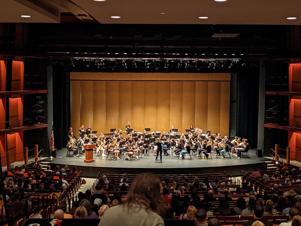 CCCSDtweets's tweet photo. Welcoming all of our #CCCSD staff back beginning with a performance from the @CCCSD_SHS band! https://t.co/cwjtv50MVe