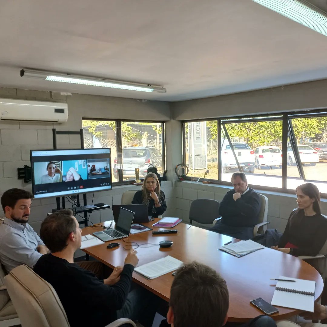 CAISALcba's tweet photo. LEY DE ECONOMÍA DEL CONOCIMIENTO Y LA INDUSTRIA DE LA SALUD

El lunes 5/9 se llevó a cabo para los socios de la Cámara una reunión informativa de asesoramiento a cargo de la Consultora Ecualis: Abog. Julia Enriquez  y Abog. Santiago de La Roza. https://t.co/62UeG3tIhN