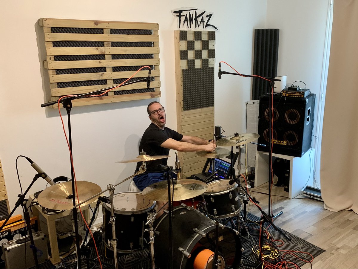 FankazBand's tweet photo. Today we start the recording of the new @fankaz_official split!
3 new skate punk songs at Titans Lab Recording Studio
#titanslab #titanslabrecordingstudio #riccardodaga #rickydagafankaz #musicproducer #producer #music #recordingstudio #studiorecording #drums #fankaz #newmusic https://t.co/9U7jClP9LC