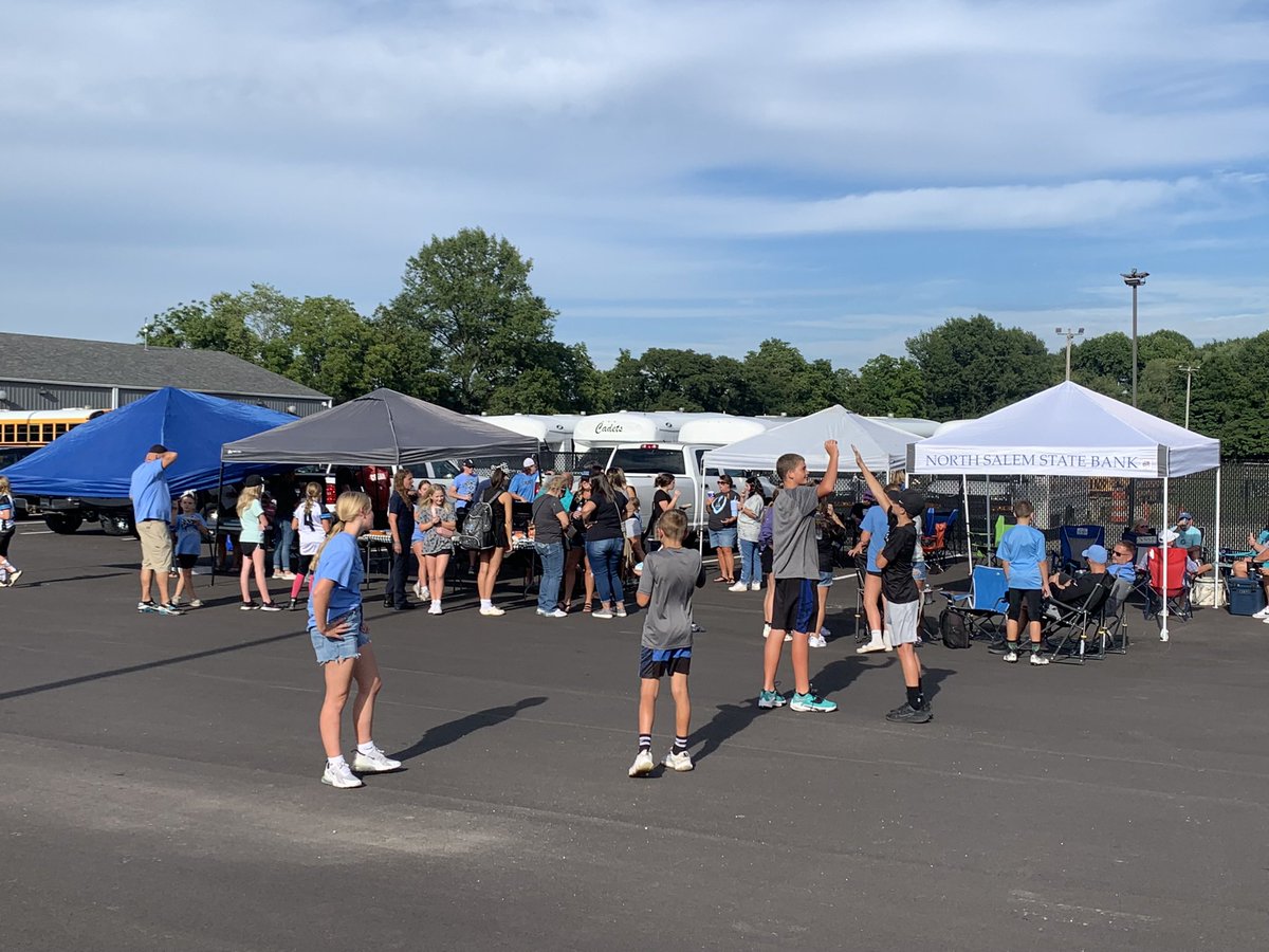 marycvanness's tweet photo. This week’s game is at Cloverdale! Go Cadets! We had an even bigger turn out last Friday so let’s keep it going at Cloverdale. A lot of people discussed bringing subs and sides for this game. Whoever gets there first, just pick a spot!! See you at the game!!! https://t.co/gzP4f2JMPO