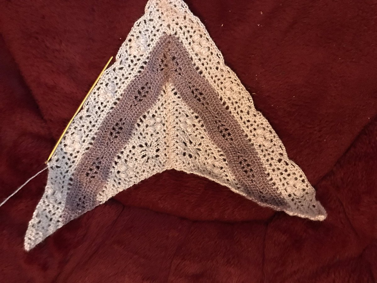 Heather4amazon's tweet photo. Excellent progress after a few days. This is luscious alpaca yarn and feels like satin. #Crochet #MeMade #DaisyChainShawl https://t.co/mr5p0paNWc