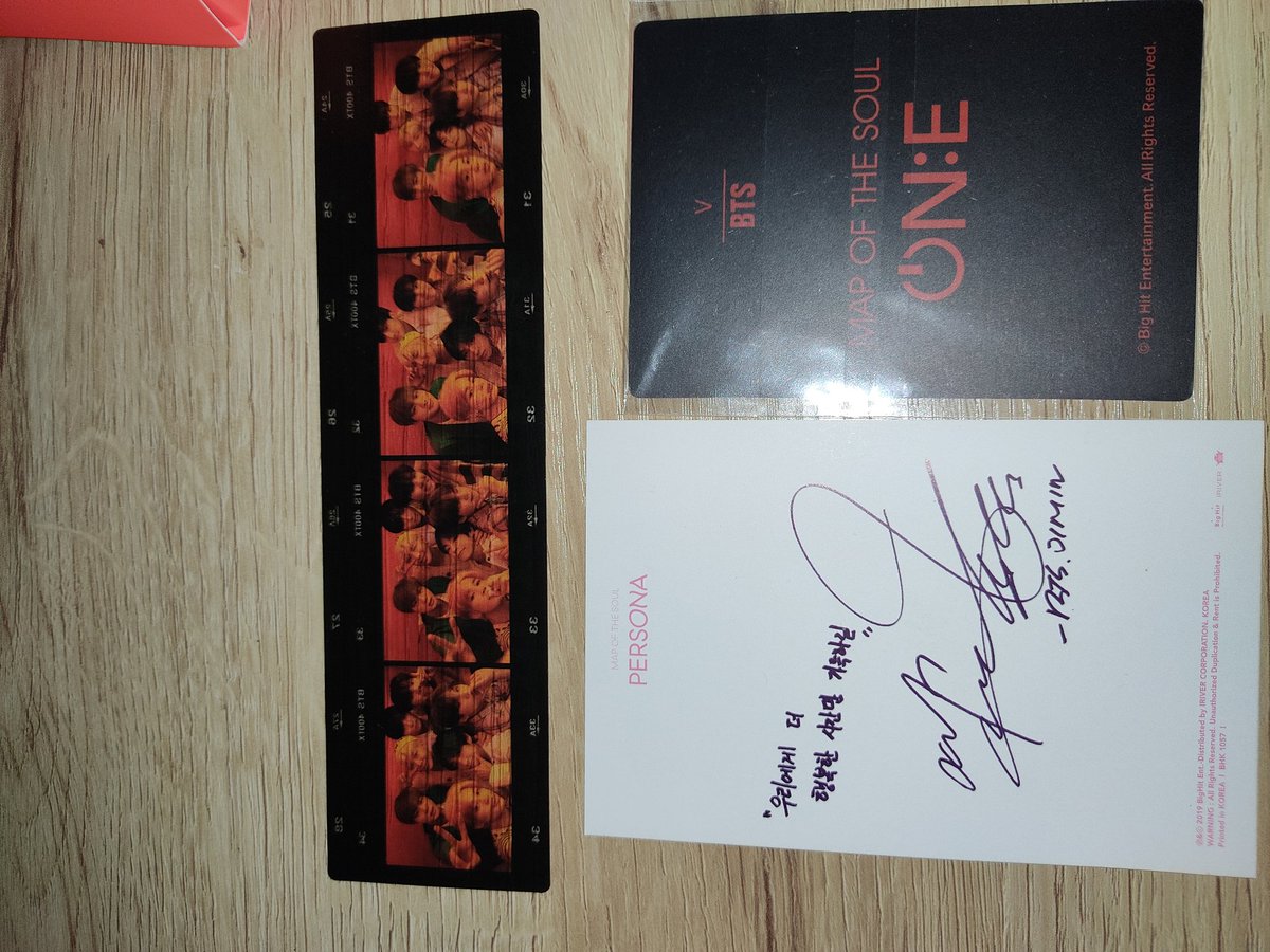 taehgy_'s tweet photo. TAEHYUNG SET
Taehyung MAP OF THE SOUL ONE + Jimin persona mini poster + bts film persona set w/ freebies included  
₱2,500

•Payment through gcash! https://t.co/6HhYDTXB4x