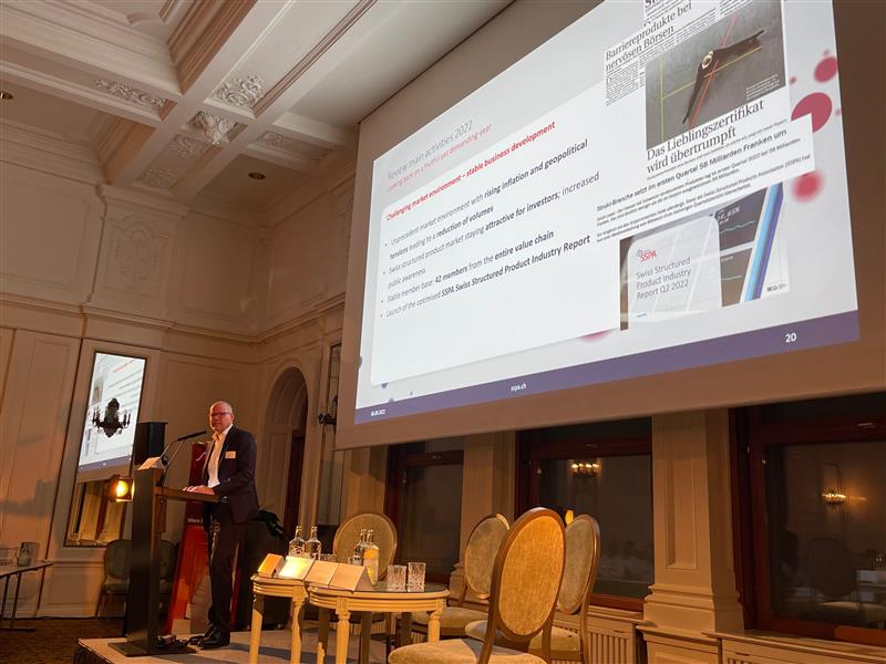 The #SSPA‘s Chairman Markus Pfister welcomes the participants in his speech after a delicious lunch in the Grand Hotel National. The panels will start shortly, stay tuned! #InternationalStructuredProductsForum2022 #structuredproducts