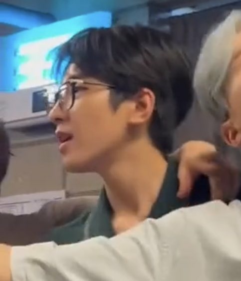 miwon17_'s tweet photo. Oh Wonwoo..... https://t.co/RSw6HmIqLz