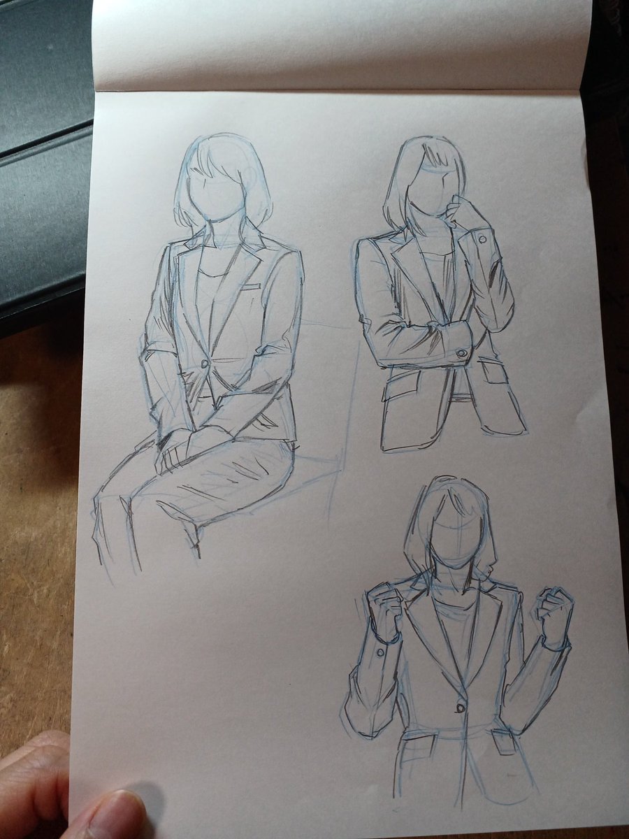 模写お絵かき修行、スーツ女性とか、ハイヒールとか描いてました。 