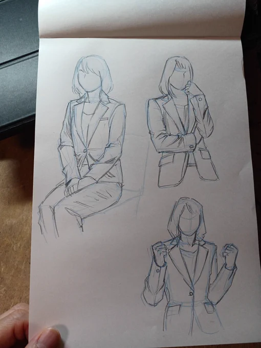 模写お絵かき修行、スーツ女性とか、ハイヒールとか描いてました。 