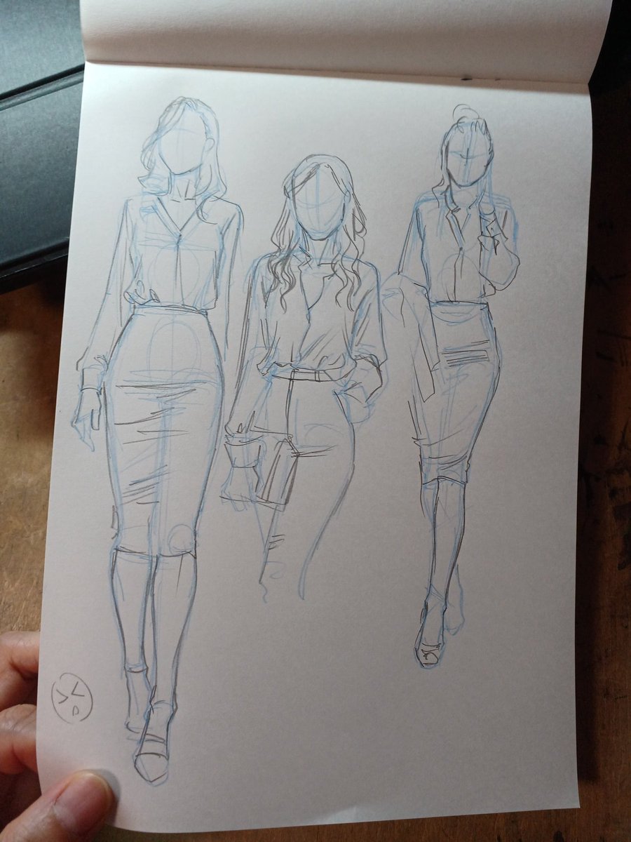模写お絵かき修行、スーツ女性とか、ハイヒールとか描いてました。 