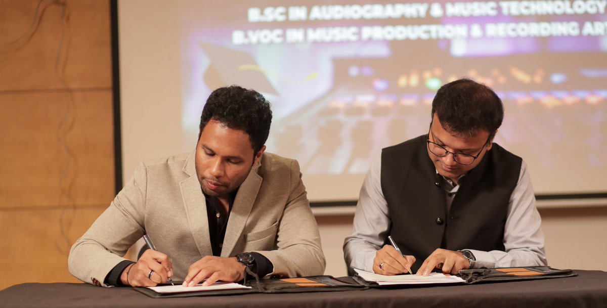 medhaviskills's tweet photo. Medhavi Skills University collaborated with B4M Entertainment as the industry sectoral partner for Audio recording arts program. 
For https://t.co/JuryNajT1H in Audiograpghy &amp; Music Technology, B.Voc in Music Production &amp; Recording Arts.
#4musics #Collaboration #partnership #msu https://t.co/yEfJrIGJn9