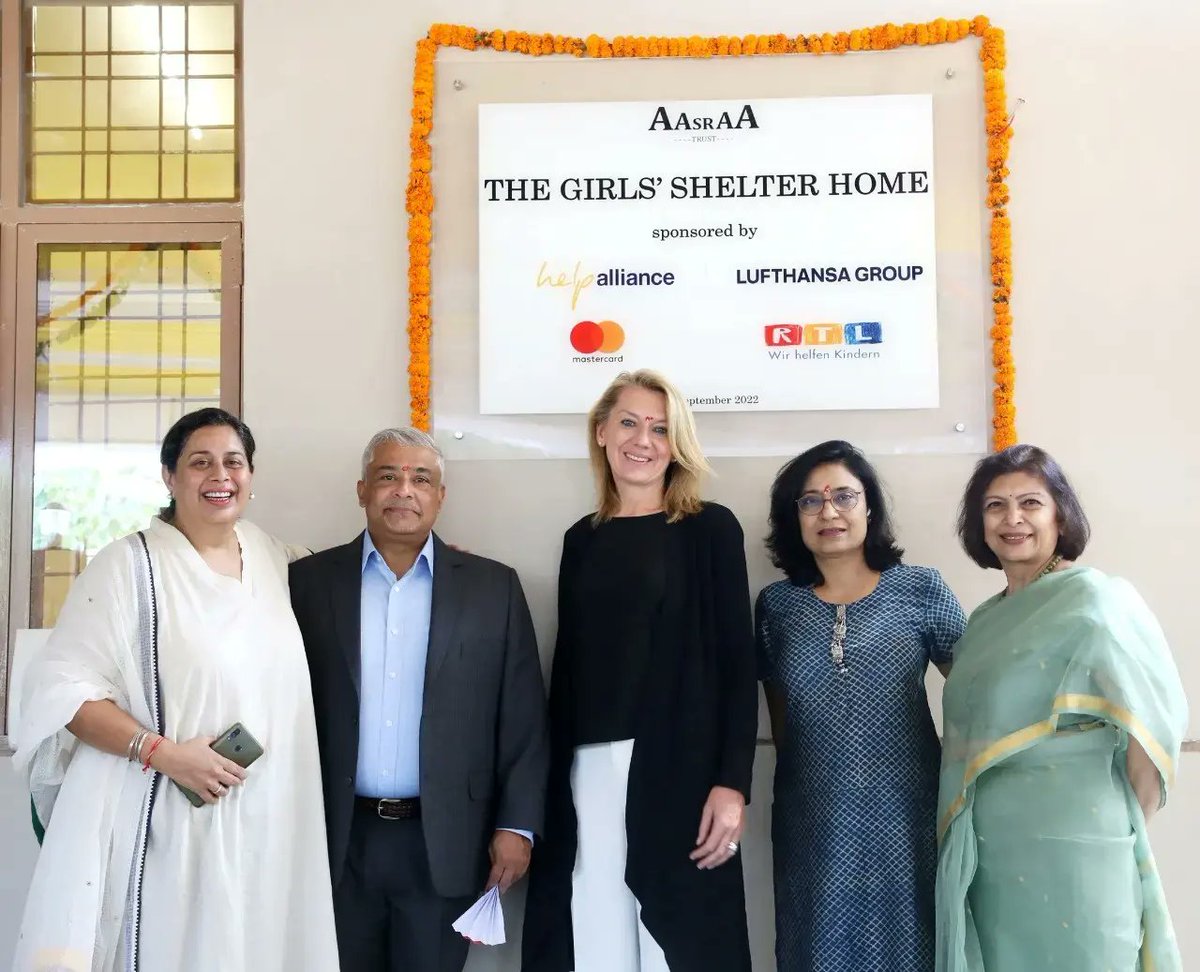 AasraaTrust's tweet photo. Present on the occasion were MLA @KhajanDassBJP, DG -Department of School Education,Shri Banshidhar Tiwari, Mr. Neuhaus, Communication-help alliance, Ms. Sharma, G.M. Sales India at Lufthansa Group &amp; Shri Vikas Varma,COO Mastercard South Asia.
@Lufthansa_India
@lufthansaNews https://t.co/n4rNz2gLe9