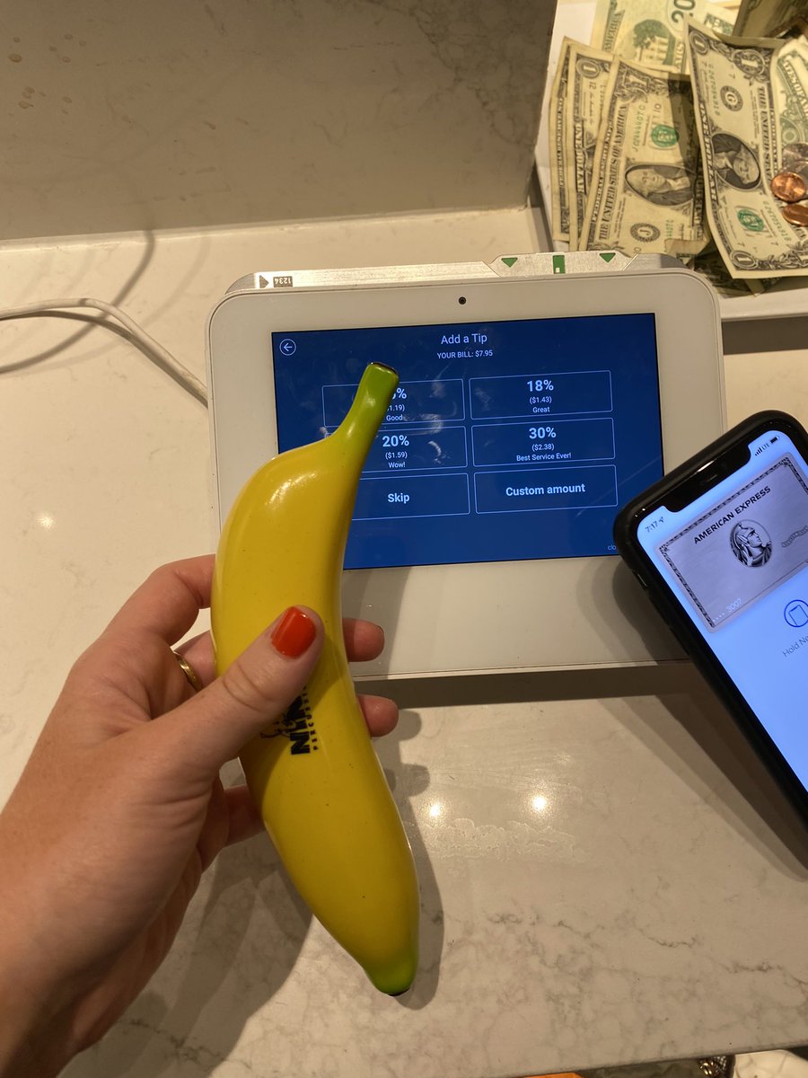 taylor_flatt22's tweet photo. hi do you take BananaPay? @apple https://t.co/DOfAG3lVzE