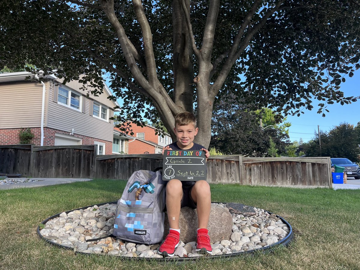 ShawnMcKillop's tweet photo. He’s got his Sonic shoes and his Minecraft shirt and backpack. #EwanMcKillop is ready for his #OntEdFirstDay
#HDSBFirstDay! @HaltonDSB https://t.co/W0xkjhbMGw